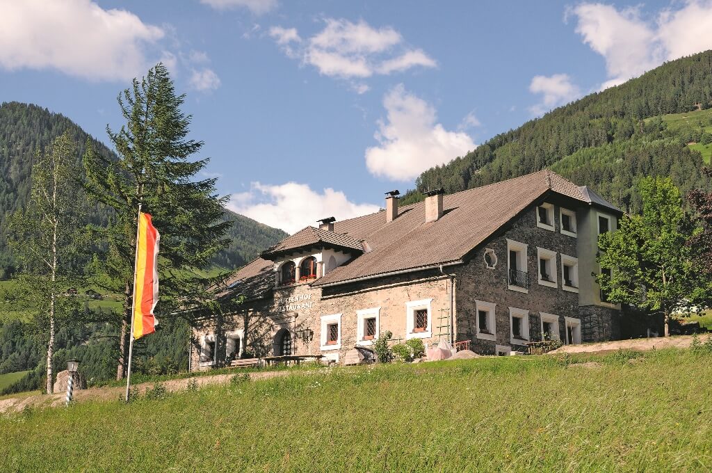 Tauern gold exhibition in the Putzenhof