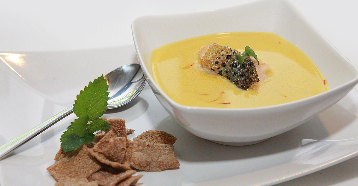 Gelbe Kirchtagssuppe vom Kärntner Laxn